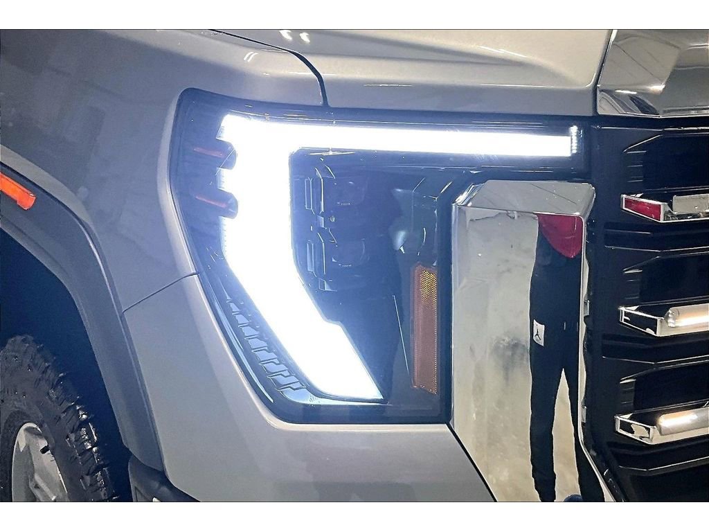 Used 2025 GMC Sierra 2500 SLE w/ SLE Convenience Package image 28