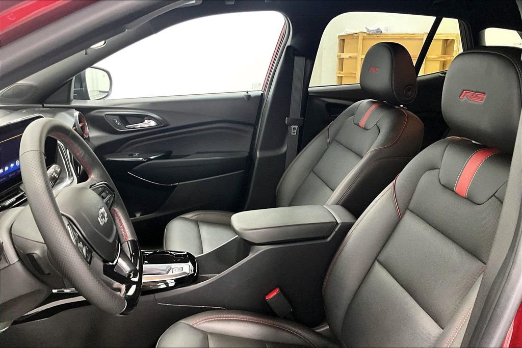 Used 2025 Chevrolet Trax RS w/ Driver Confidence Package FWD image 24
