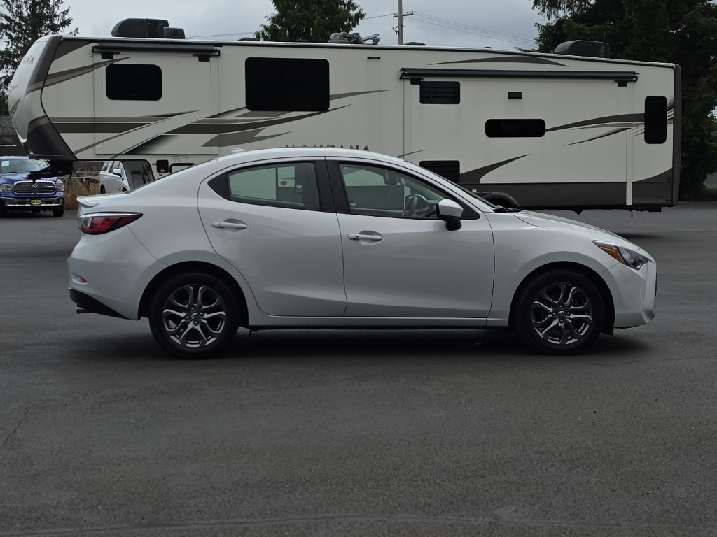 Used 2019 Toyota Yaris LE FWD image 7