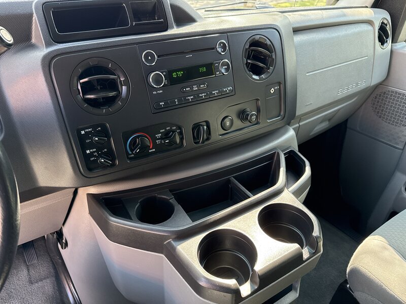 Used 2011 Ford E-350 and Econoline 350 XLT RWD image 31