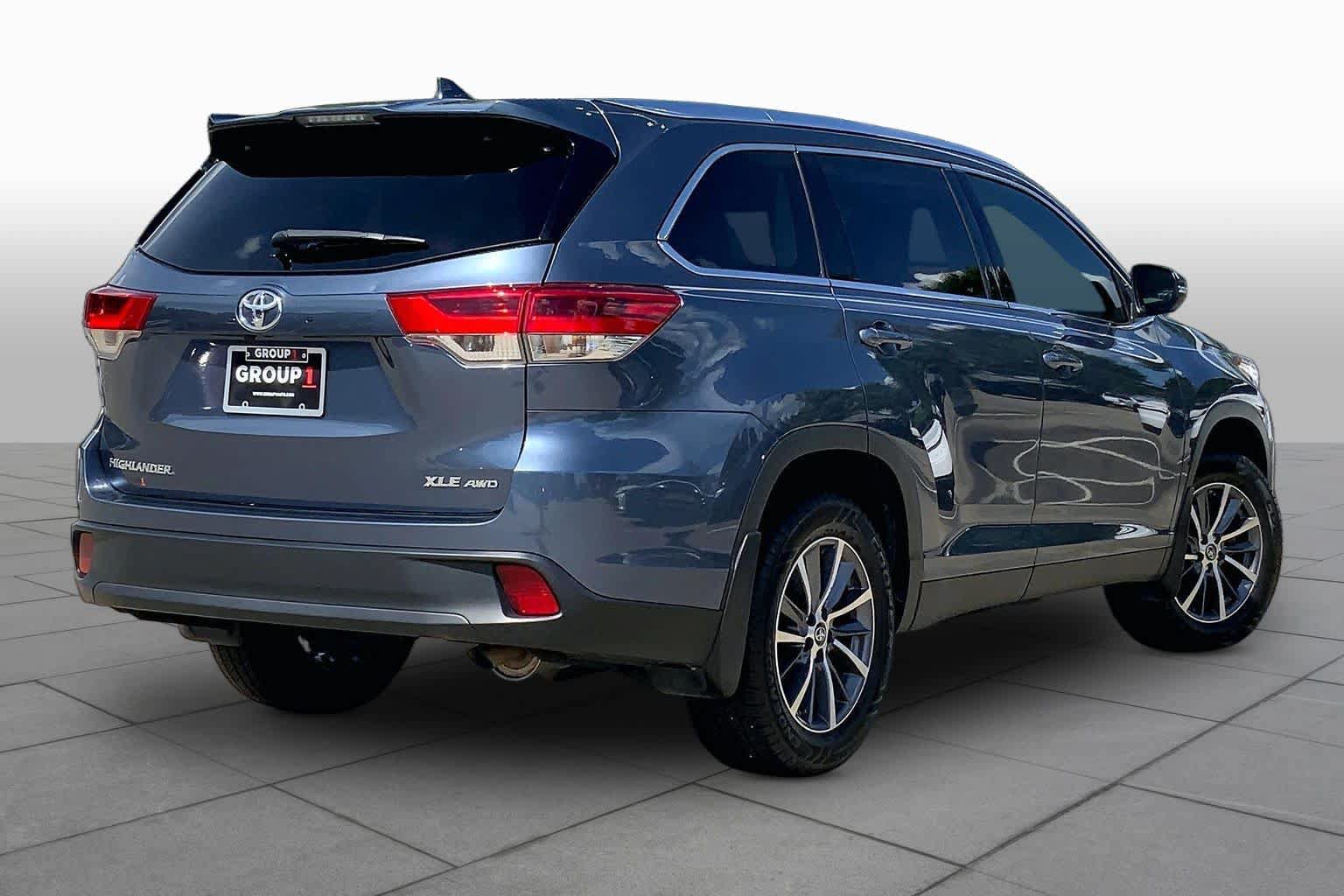 Used 2019 Toyota Highlander XLE AWD/4WD image 13