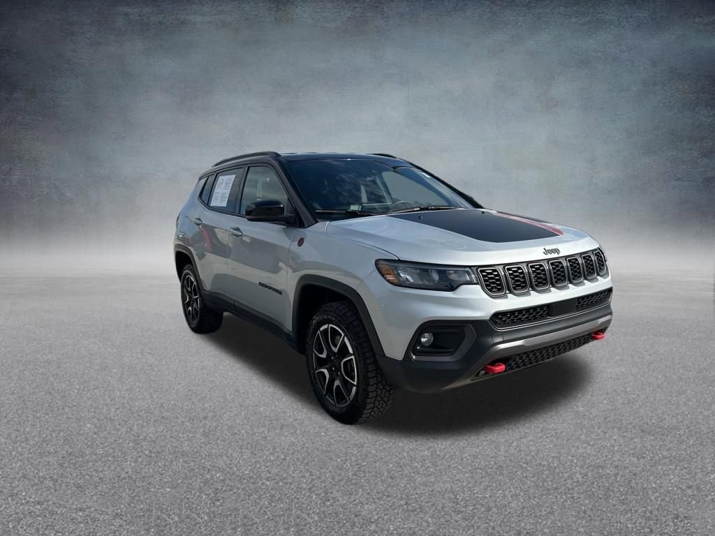 Used 2024 Jeep Compass Trailhawk video 2