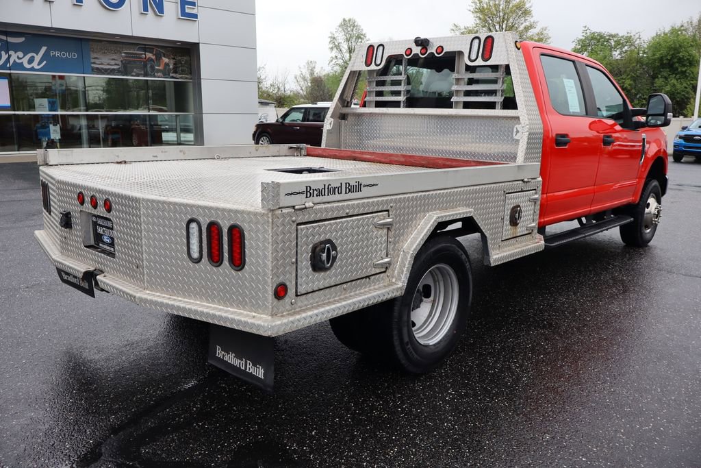 Used 2020 Ford F350 XL w/ Power Equipment Group AWD/4WD image 3