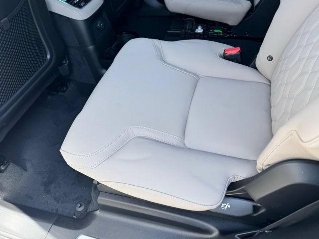 New 2026 Volvo XC90 T8 Plus w/ Protection Package AWD/4WD image 21