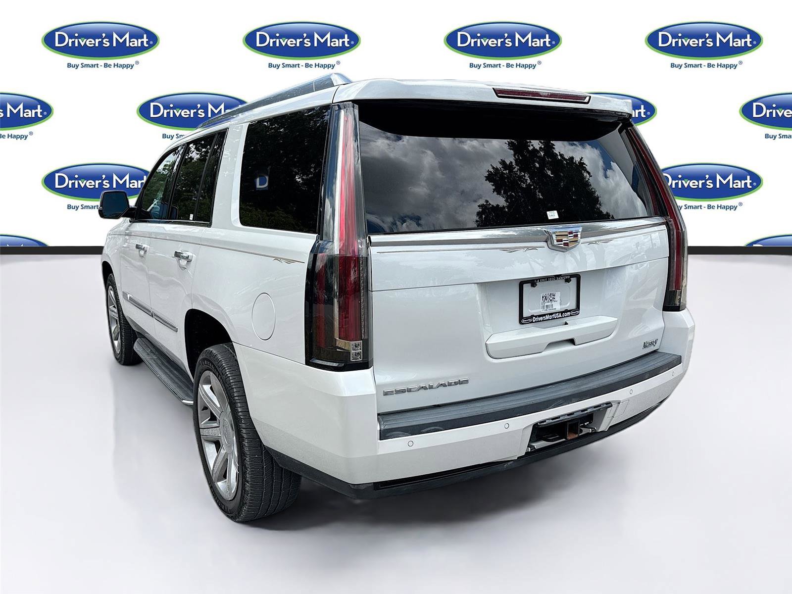 Used 2016 Cadillac Escalade Luxury RWD image 5