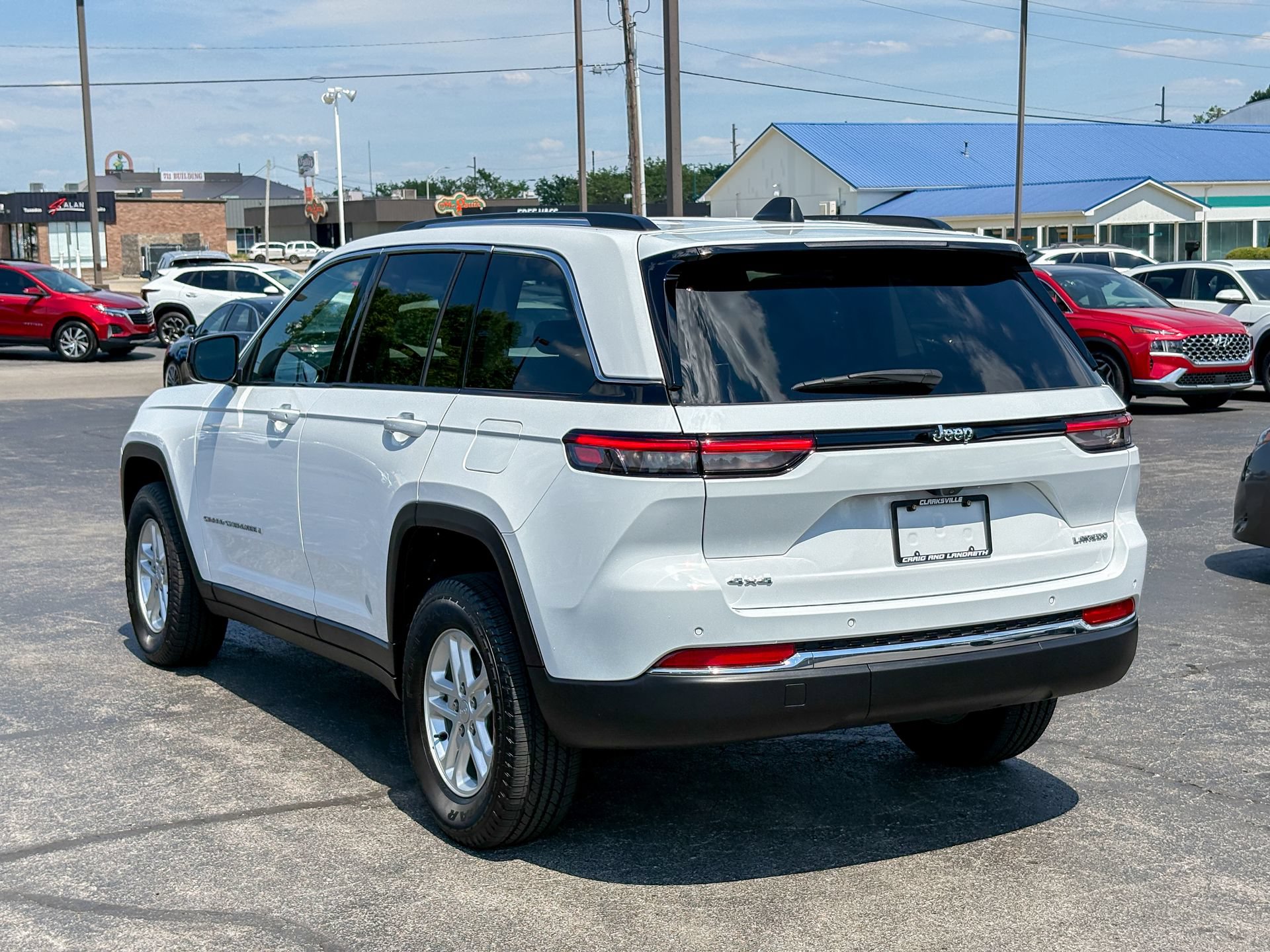 Used 2023 Jeep Grand Cherokee Laredo w/ Luxury Tech Group I AWD/4WD image 10