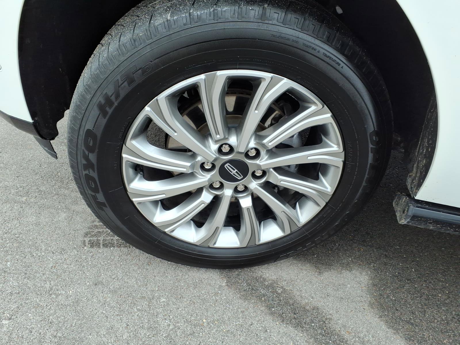 Used 2024 Lincoln Navigator L 4WD image 9