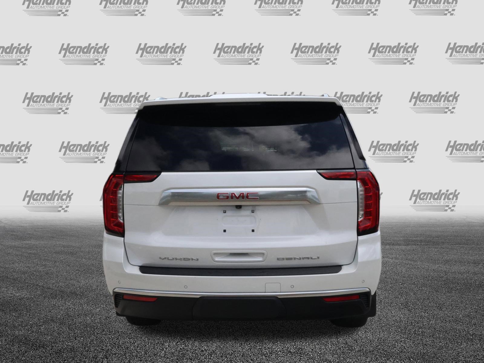 Used 2023 GMC Yukon XL Denali AWD/4WD image 8