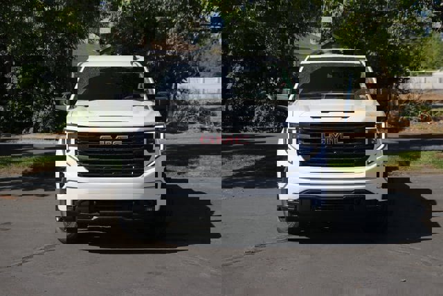 New 2026 GMC Sierra 1500 Elevation image 2