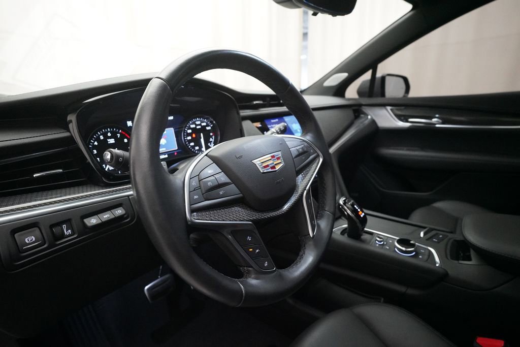 Used 2023 Cadillac XT5 Sportv w/ Technology Package image 8