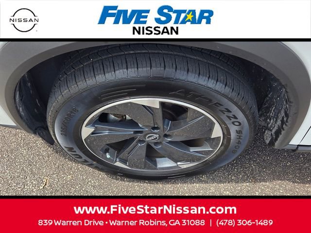 Used 2025 Nissan Rogue SV image 18