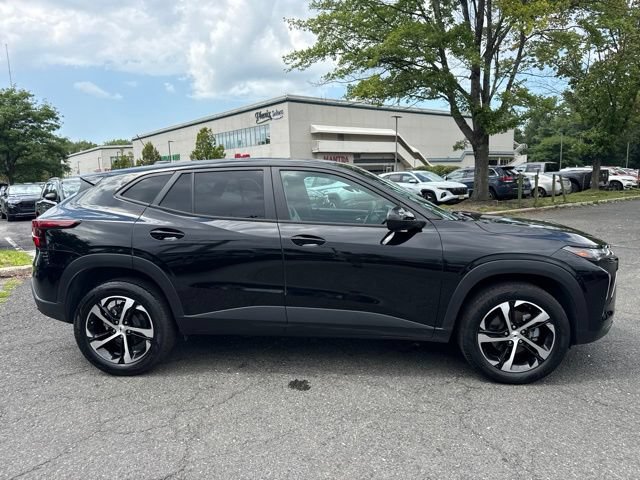 Used 2024 Chevrolet Trax RS w/ Driver Confidence Package FWD image 16