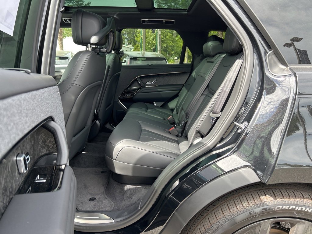 New 2025 Land Rover Range Rover Sport Dynamic SE image 5