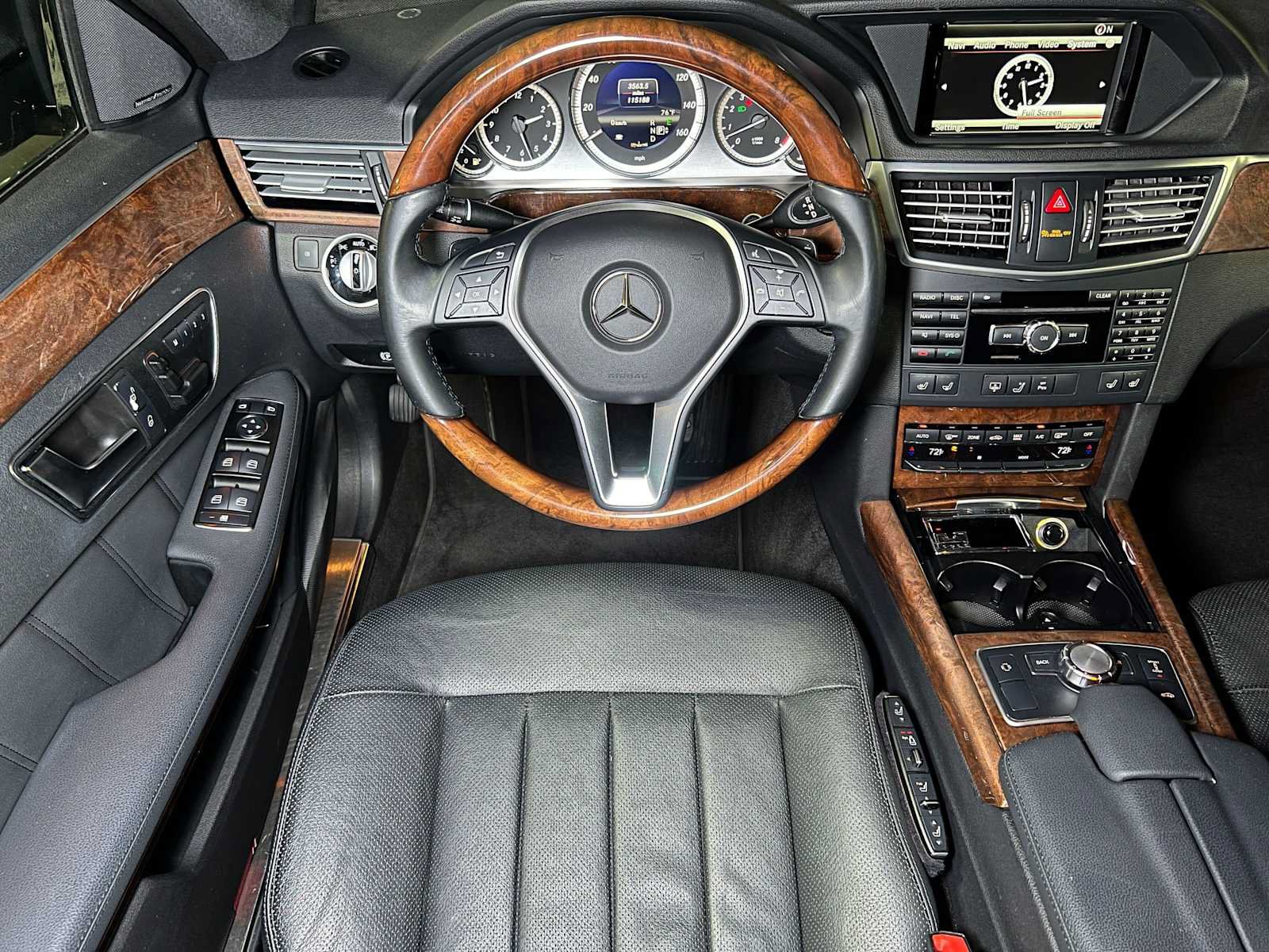 Used 2013 Mercedes-Benz E 550 4MATIC Sedan image 43