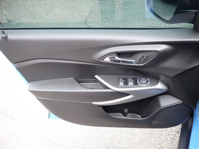 Used 2024 Chevrolet Trax RS w/ Sunroof Package image 16