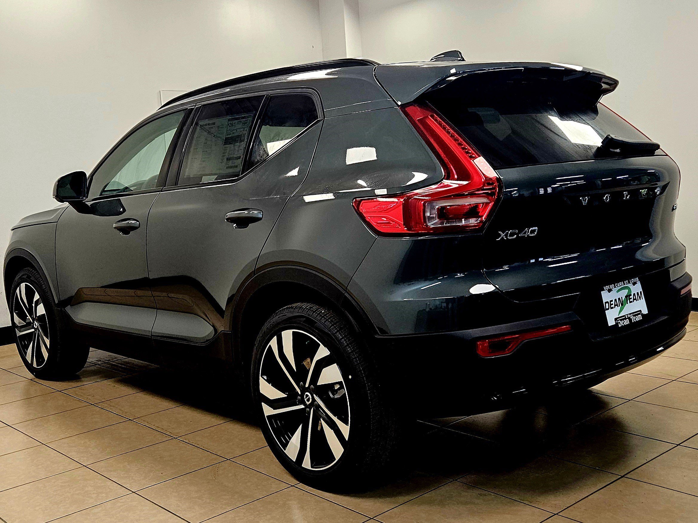 New 2026 Volvo XC40 B5 Ultra w/ Protection Package Premier AWD/4WD image 6