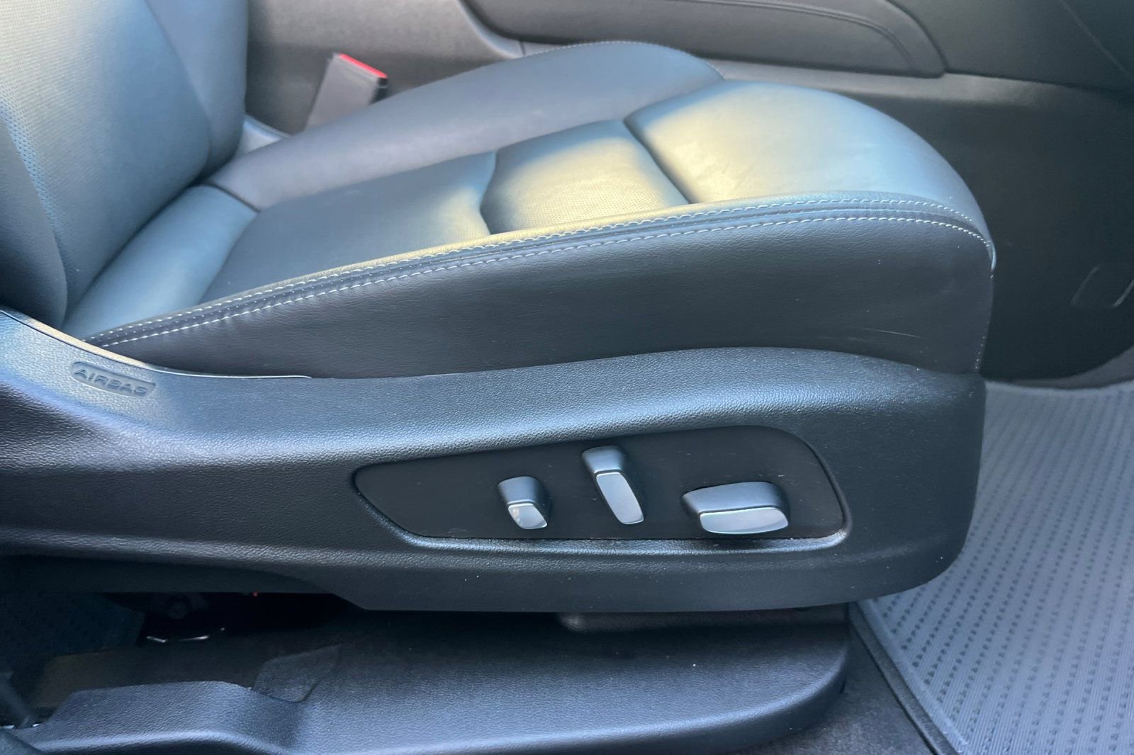 Used 2025 Cadillac XT5 Premium Luxury image 22