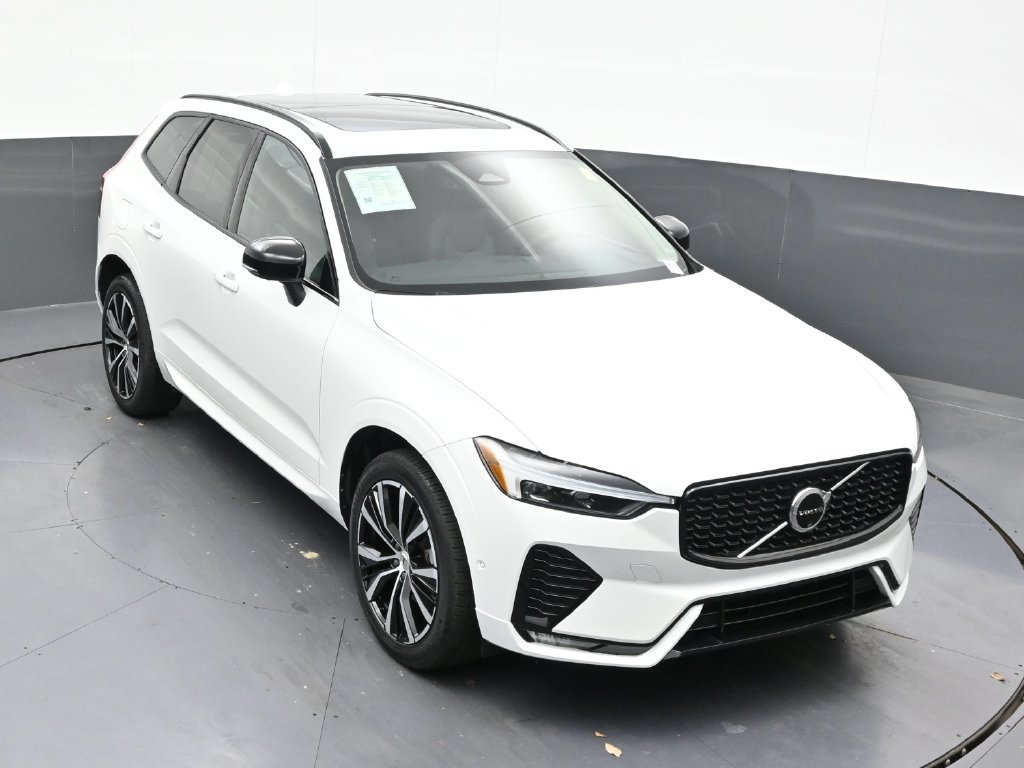 Certified 2024 Volvo XC60 B5 Plus AWD/4WD image 25