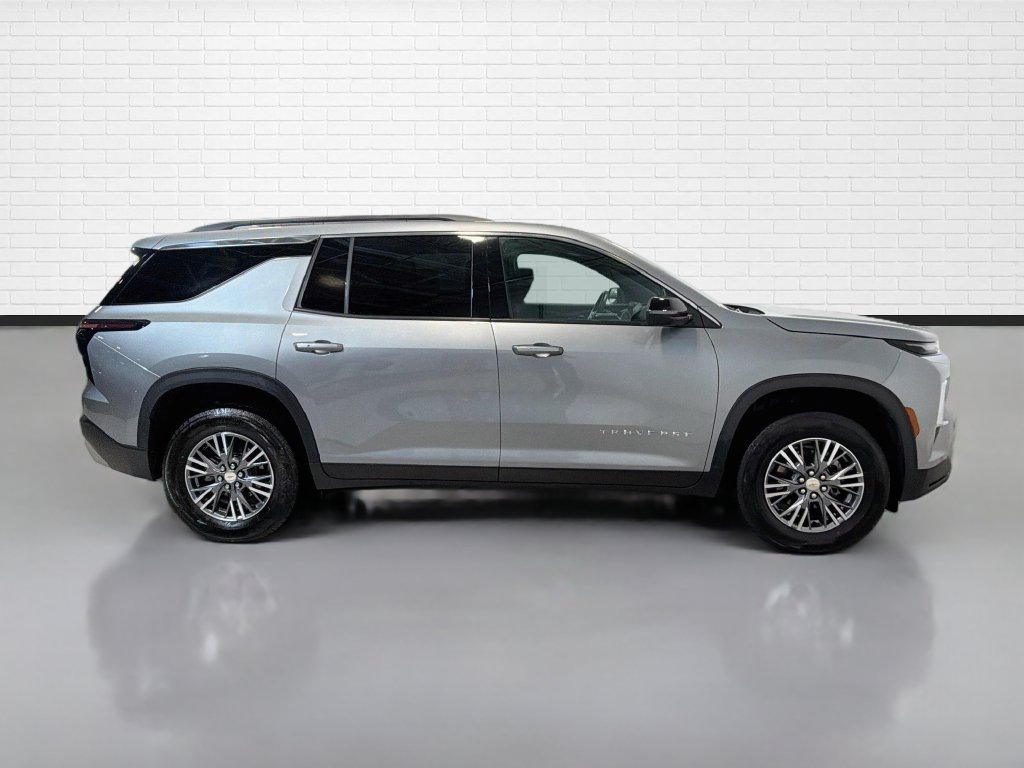 Used 2025 Chevrolet Traverse LT AWD/4WD image 10