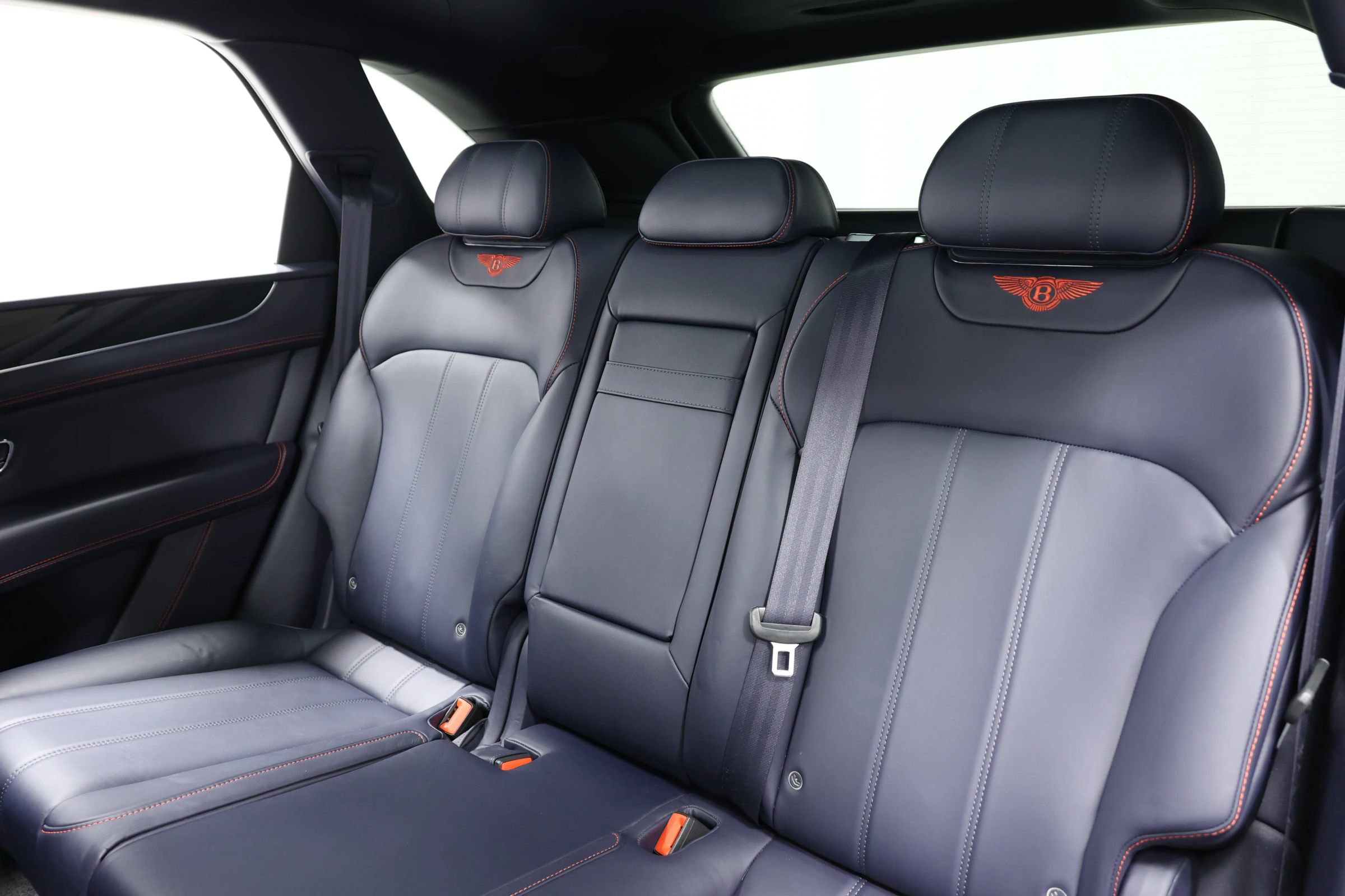 Used 2019 Bentley Bentayga AWD/4WD image 3
