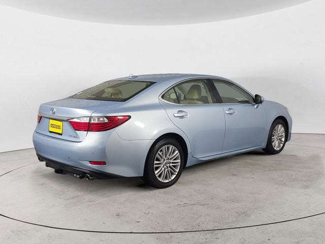 Used 2014 Lexus ES 350 w/ Luxury Package FWD image 5