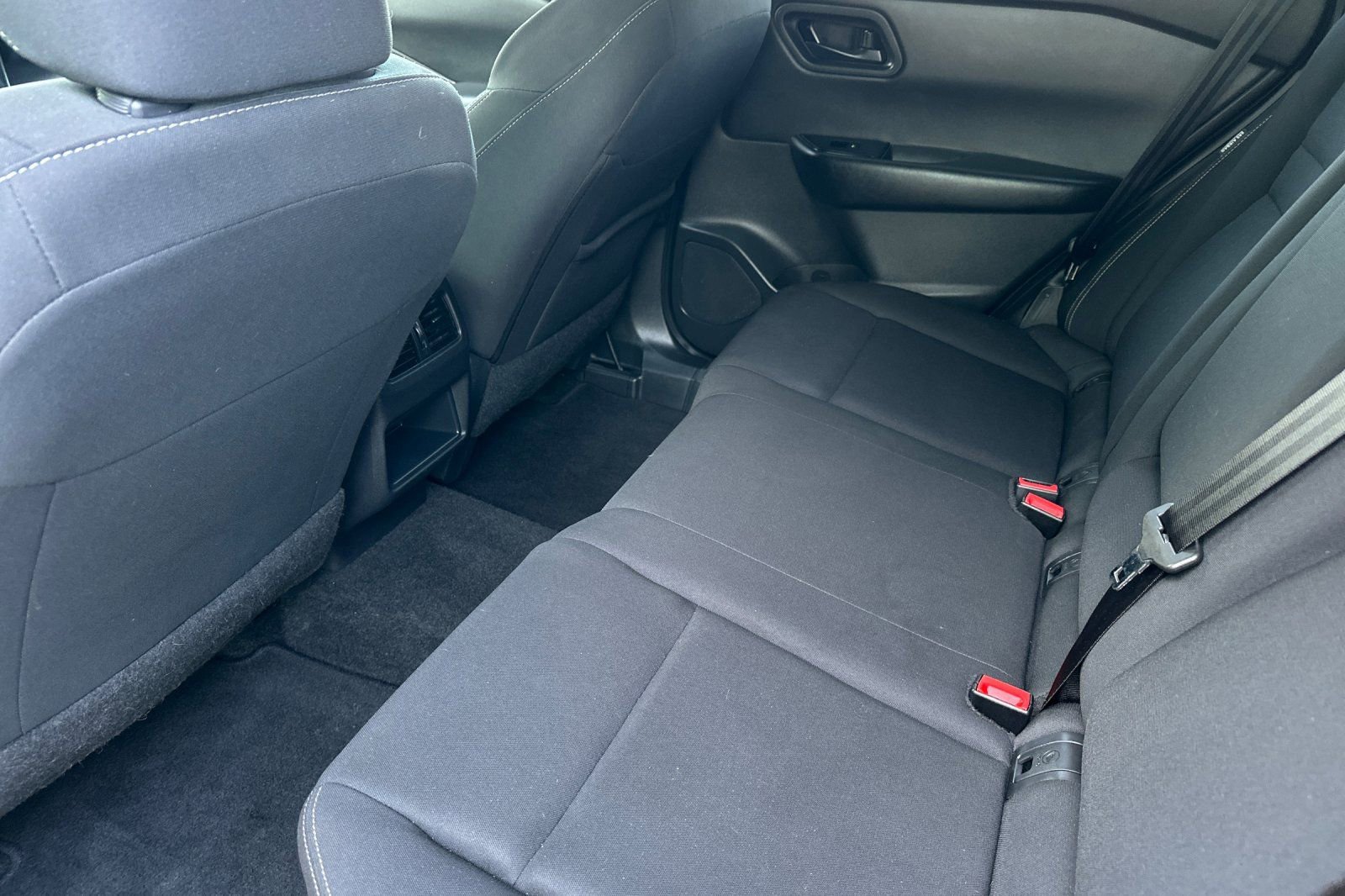 Used 2024 Nissan Rogue S image 13