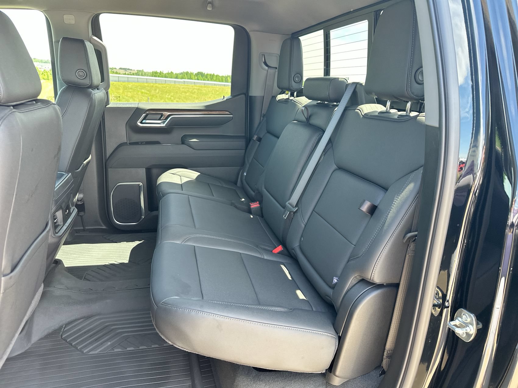 Used 2026 Chevrolet Silverado 1500 LT Trail Boss w/ LT Trail Boss Premium Package AWD/4WD image 22