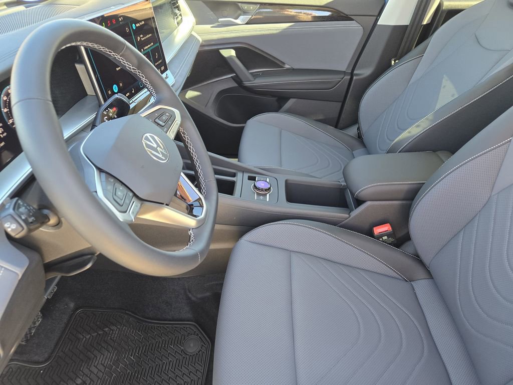 New 2026 Volkswagen Tiguan SE image 11