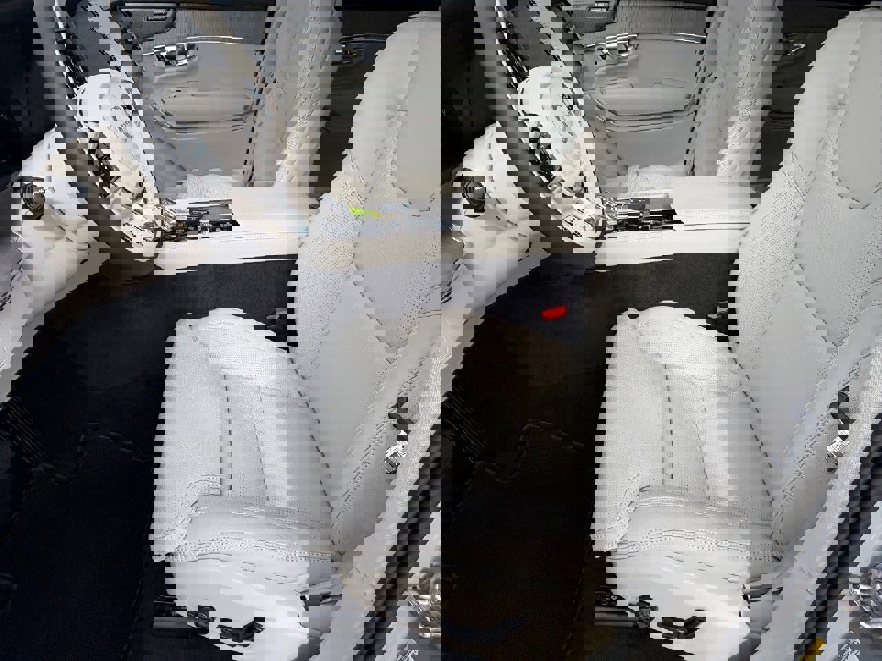 New 2026 Volvo XC90 B6 Ultra w/ Protection Package image 16