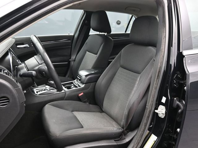 Used 2023 Chrysler 300 Touring image 10