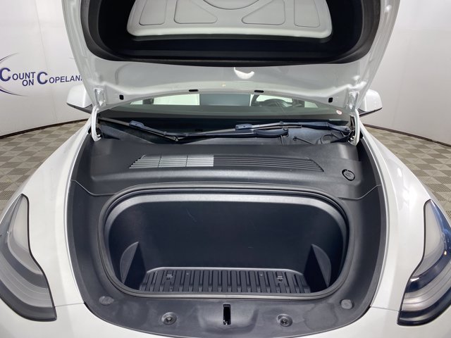 Used 2021 Tesla Model Y Long Range AWD/4WD image 21