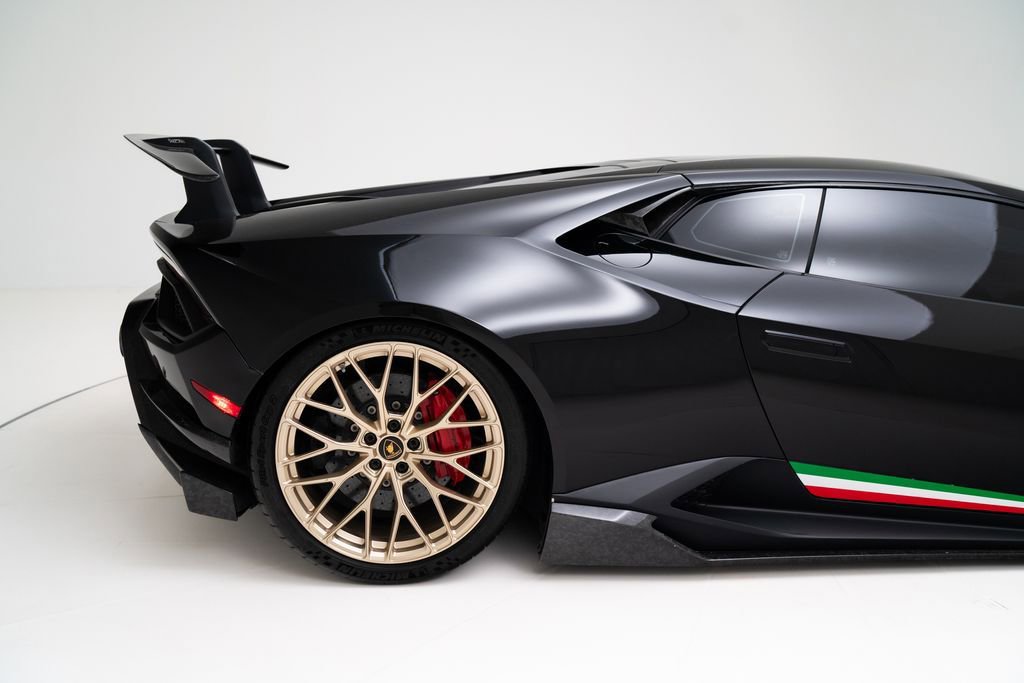 Used 2018 Lamborghini Huracan Performante AWD/4WD image 44