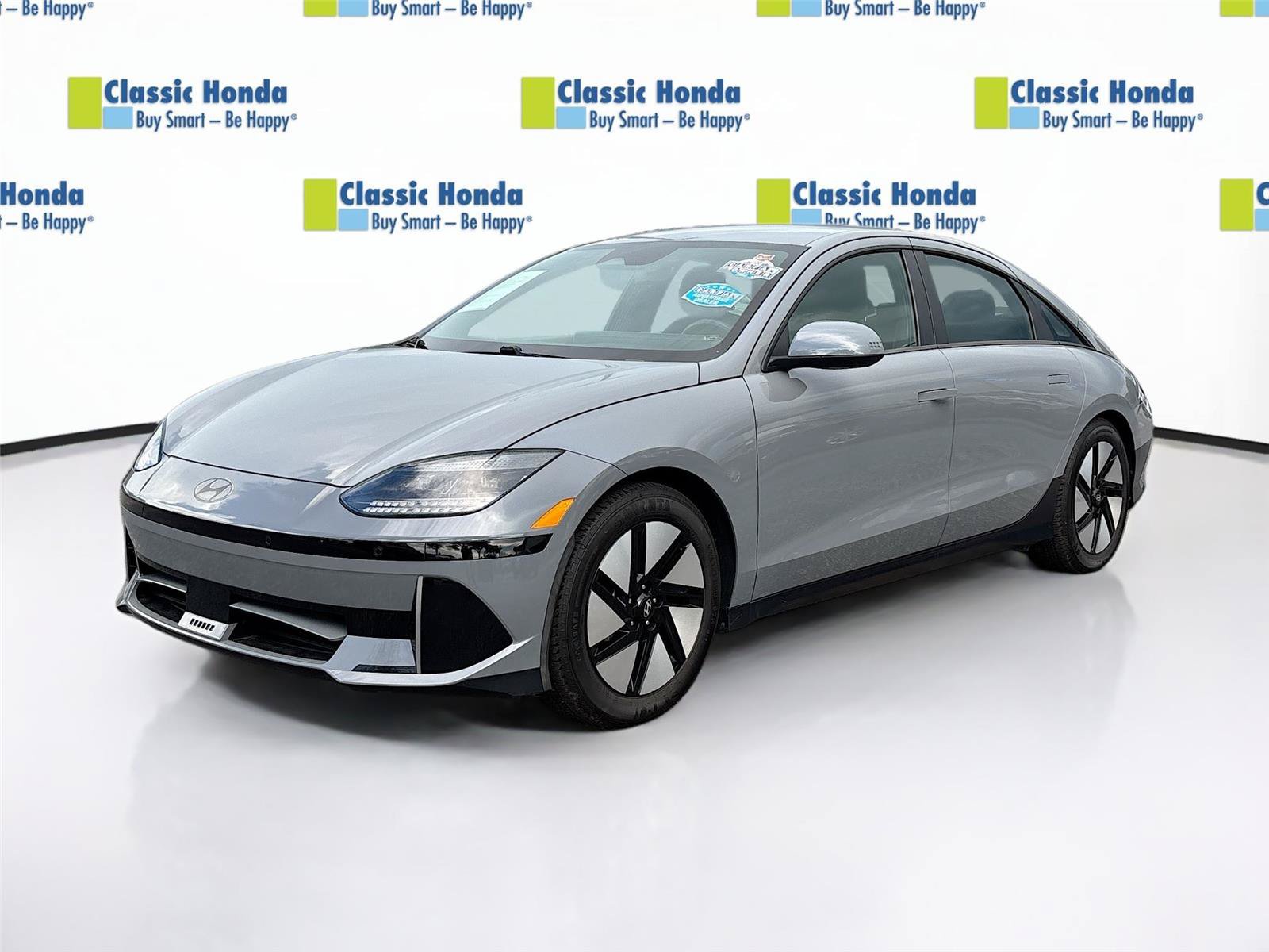 Used 2023 Hyundai Ioniq 6 SE w/ Cargo Package RWD image 3