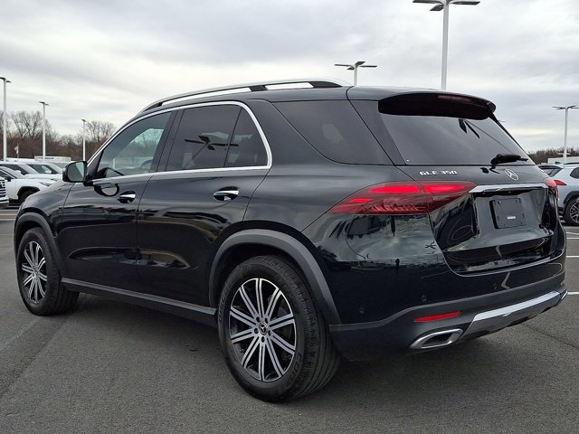 Used 2024 Mercedes-Benz GLE 350 4MATIC w/ Driver Assistance Package image 4