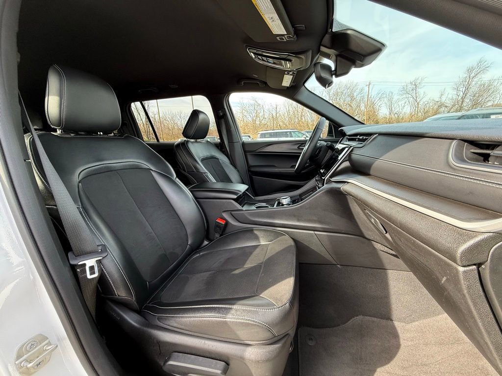 Used 2024 Jeep Grand Cherokee L Laredo image 44