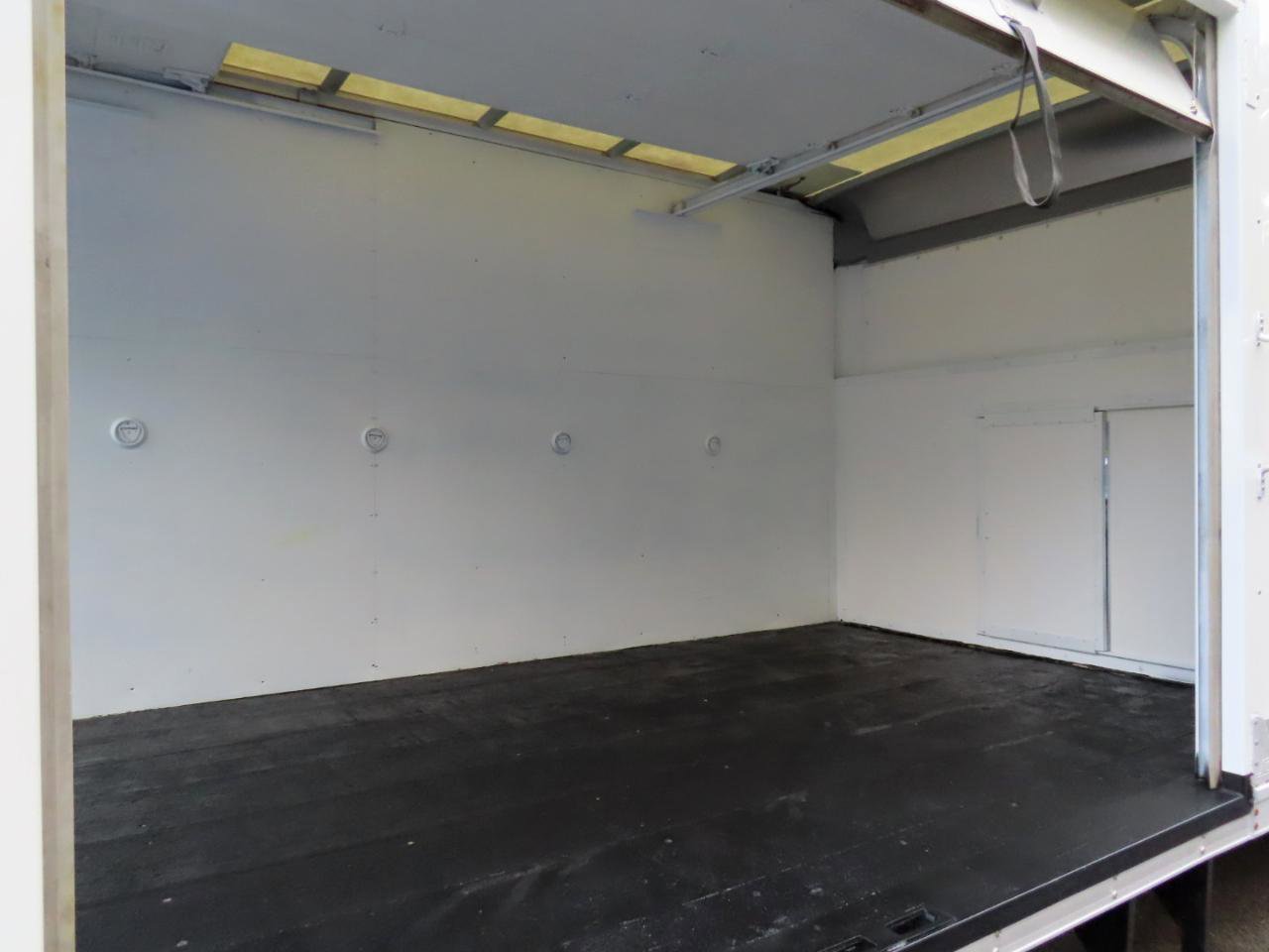 Used 2022 Chevrolet Express 3500 w/ Power Convenience Package RWD image 18