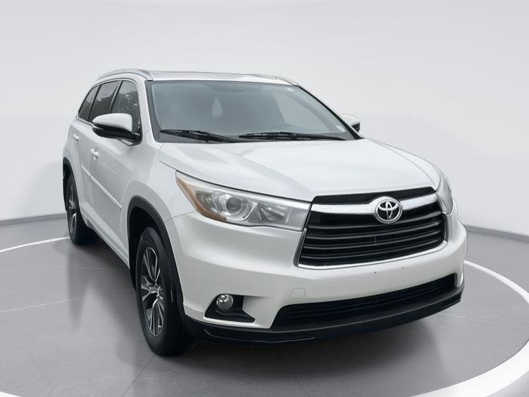 Used 2016 Toyota Highlander XLE w/ Protection Package #3 AWD/4WD image 1