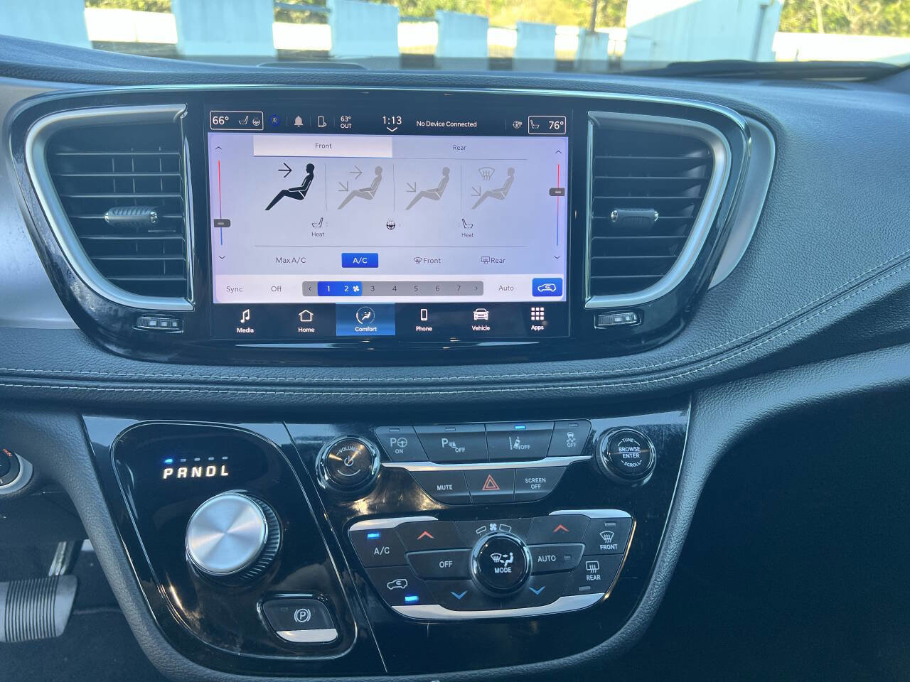 Used 2023 Chrysler Pacifica Touring-L w/ S Appearance Package image 29