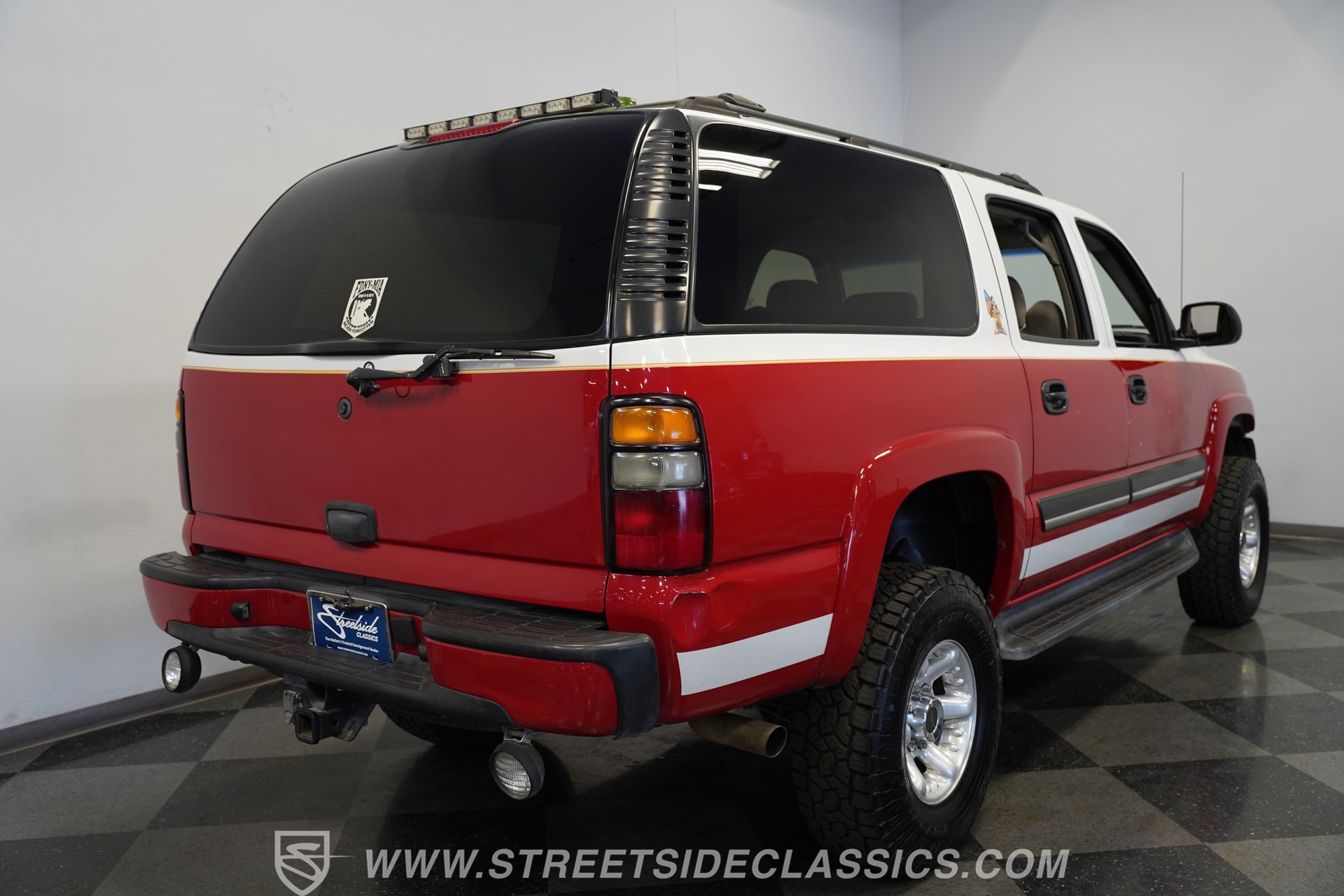 Used 2004 Chevrolet Suburban 2500 LS w/ Suspension Package, Autoride AWD/4WD image 12