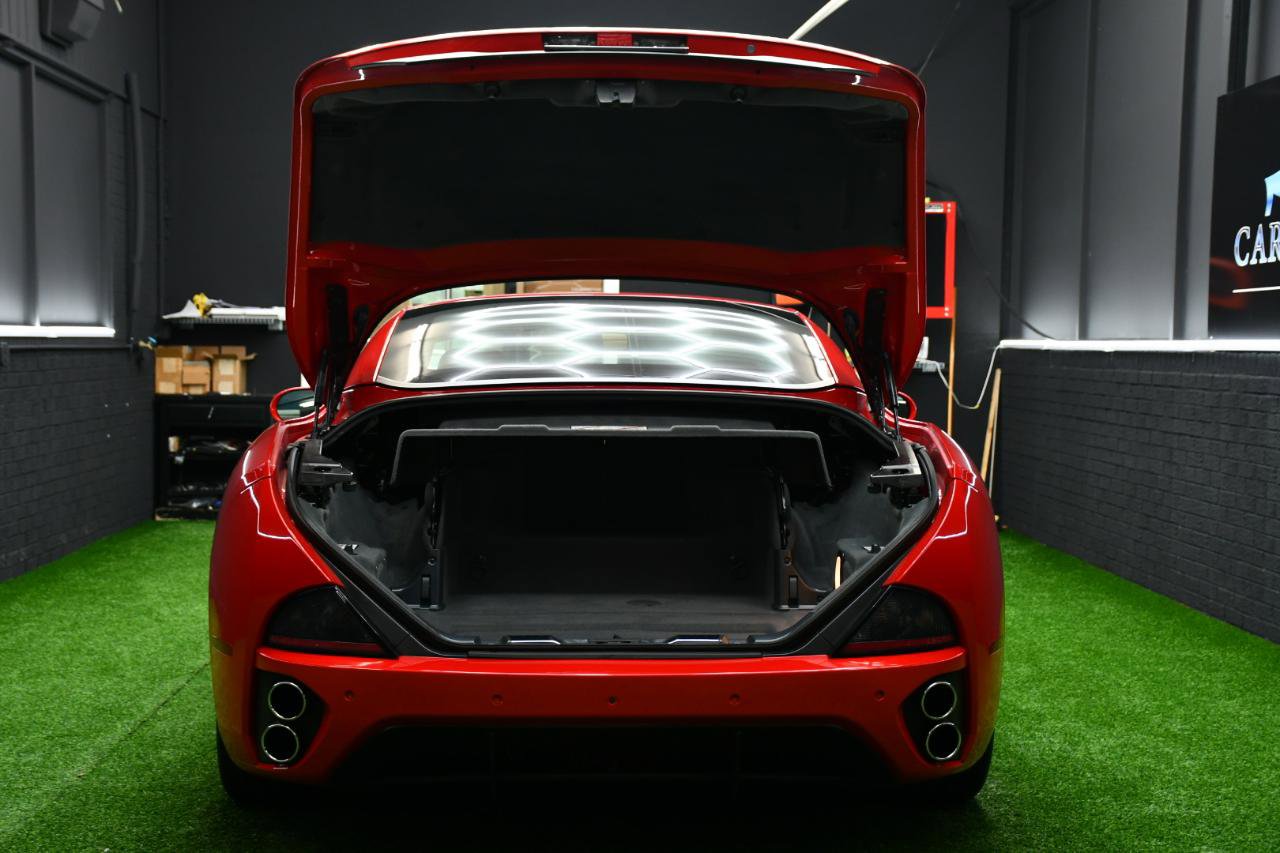 Used 2014 Ferrari California RWD image 47