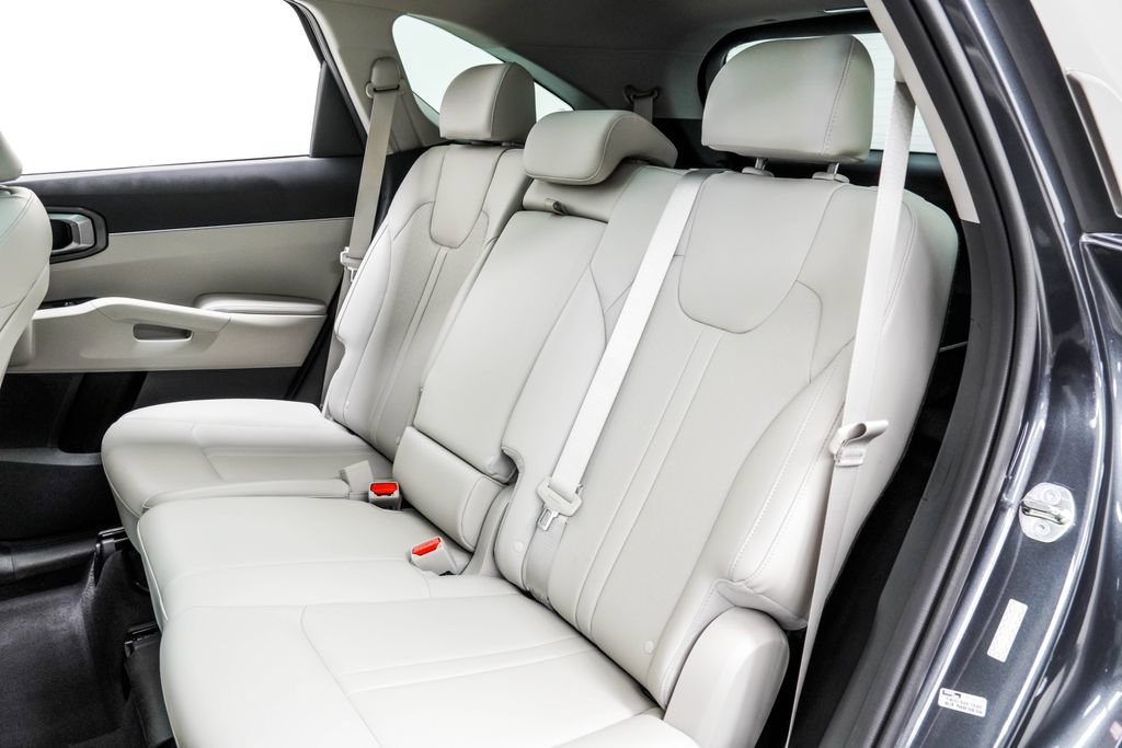 Used 2023 Kia Sorento S w/ Panoramic Sunroof Package FWD image 18