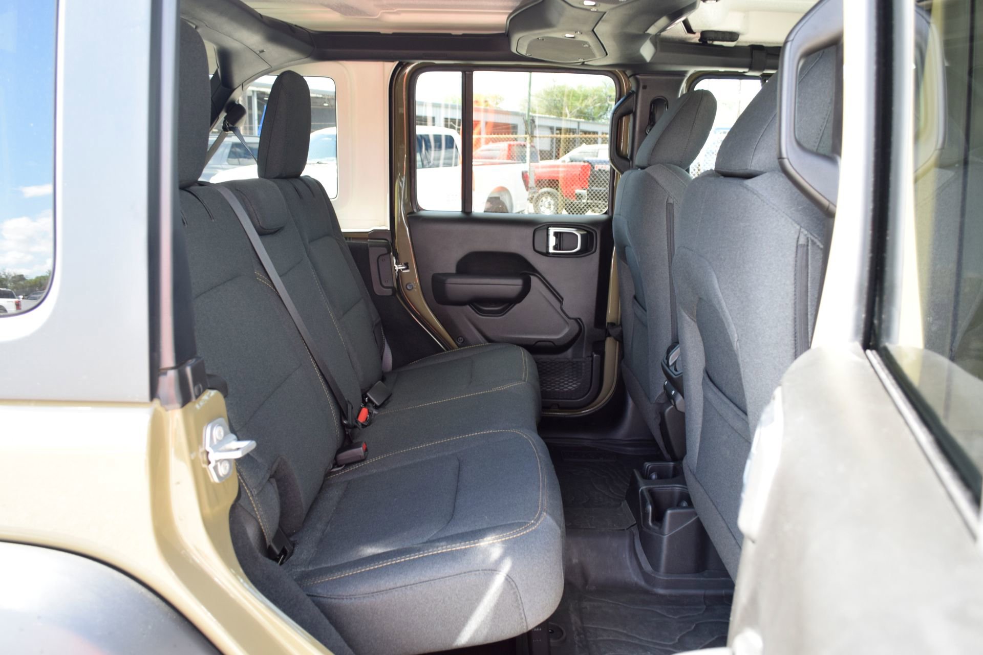 Used 2025 Jeep Wrangler Sport S AWD/4WD image 19