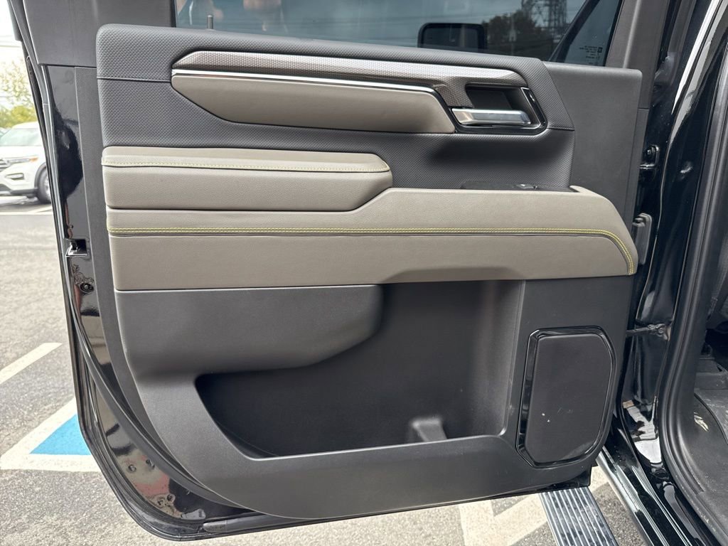 Used 2024 Chevrolet Silverado 2500 ZR2 w/ Technology Package image 41