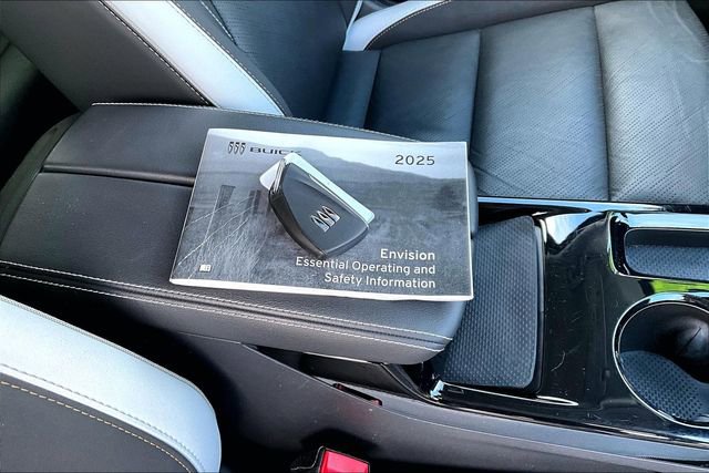 Certified 2025 Buick Envision Sport Touring image 10