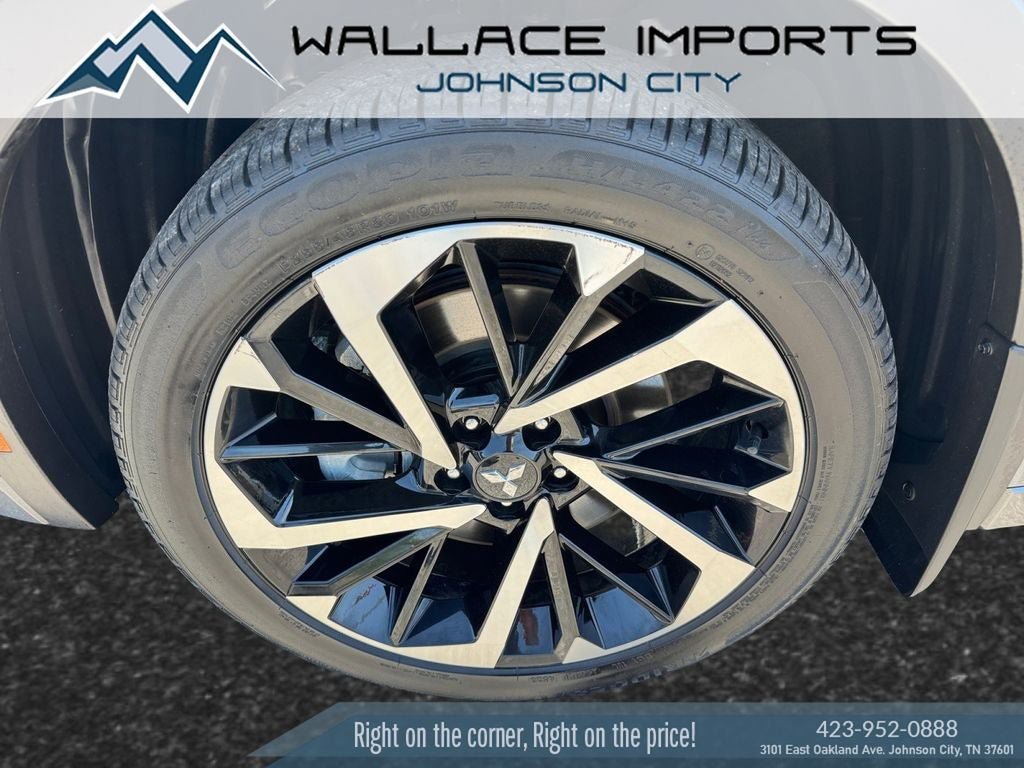 Used 2024 Mitsubishi Outlander SEL AWD/4WD image 9