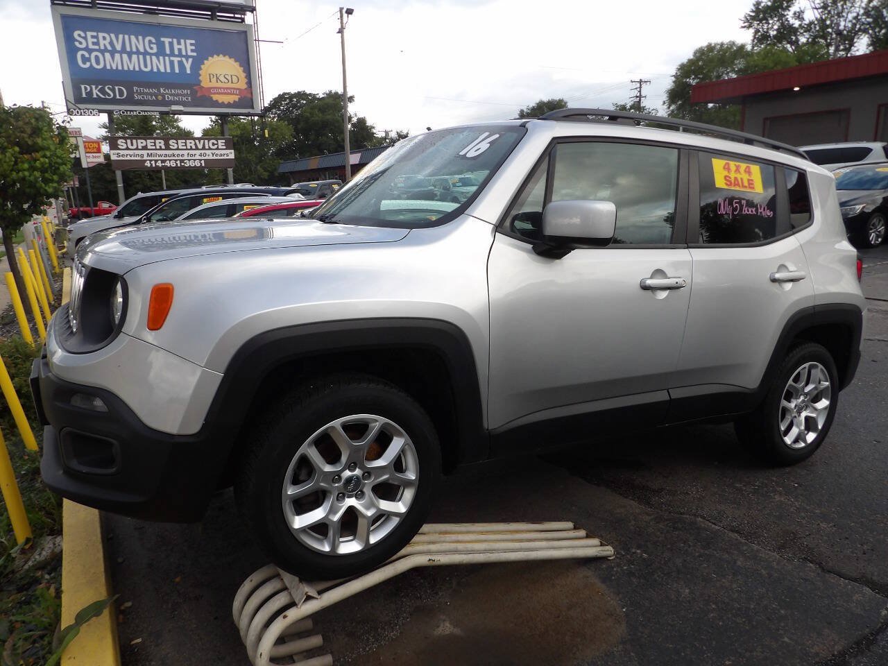Used 2016 Jeep Renegade Latitude w/ Cold Weather Group