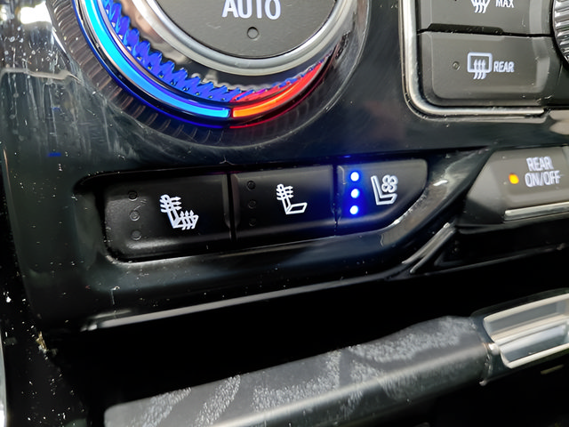 Certified 2023 GMC Yukon Denali AWD/4WD image 7