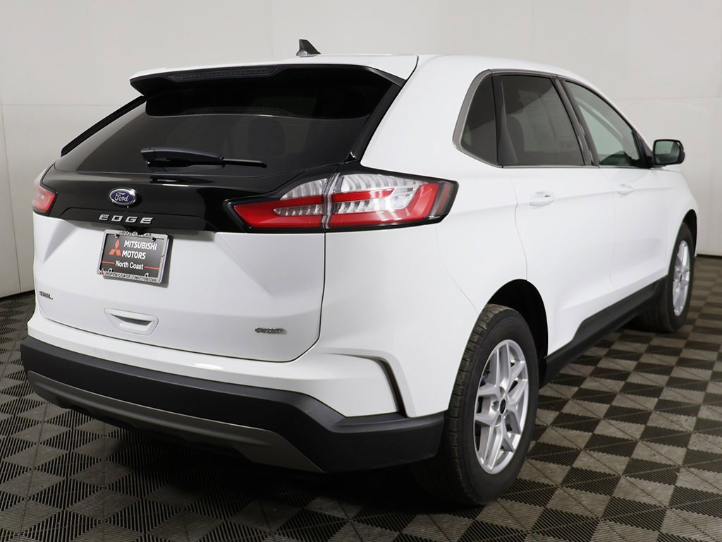 Used 2024 Ford Edge SEL image 9