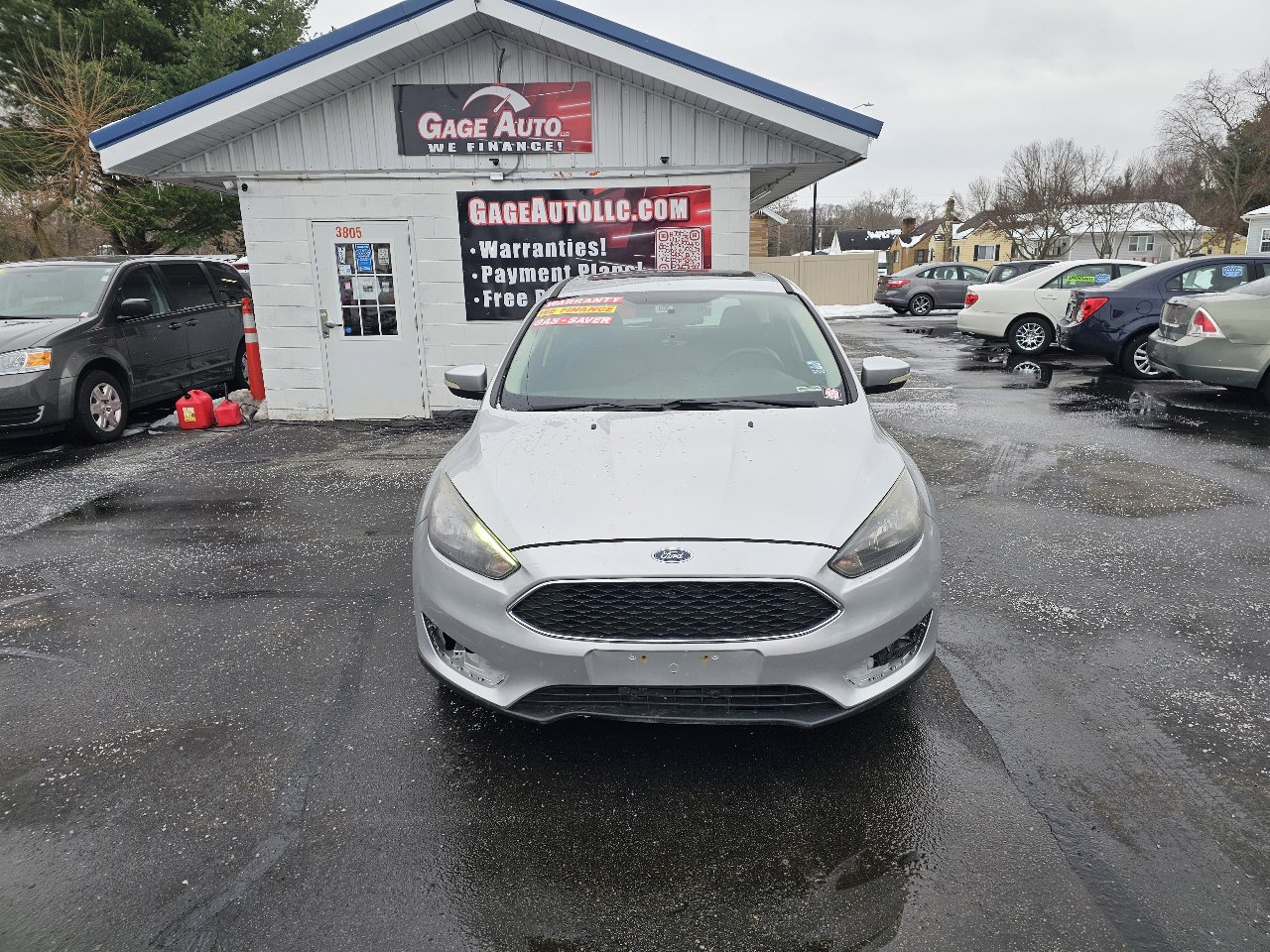 Used 2016 Ford Focus SE w/ Equipment Group 201A image 2