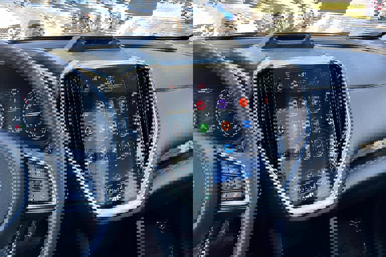 Used 2023 Subaru Ascent Touring image 7